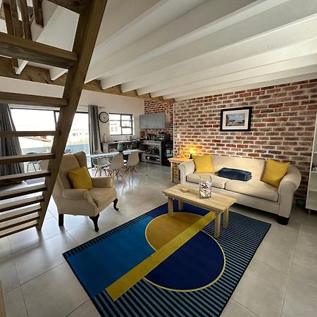 Modern Apartments Downtown 普勒滕贝格湾 外观 照片
