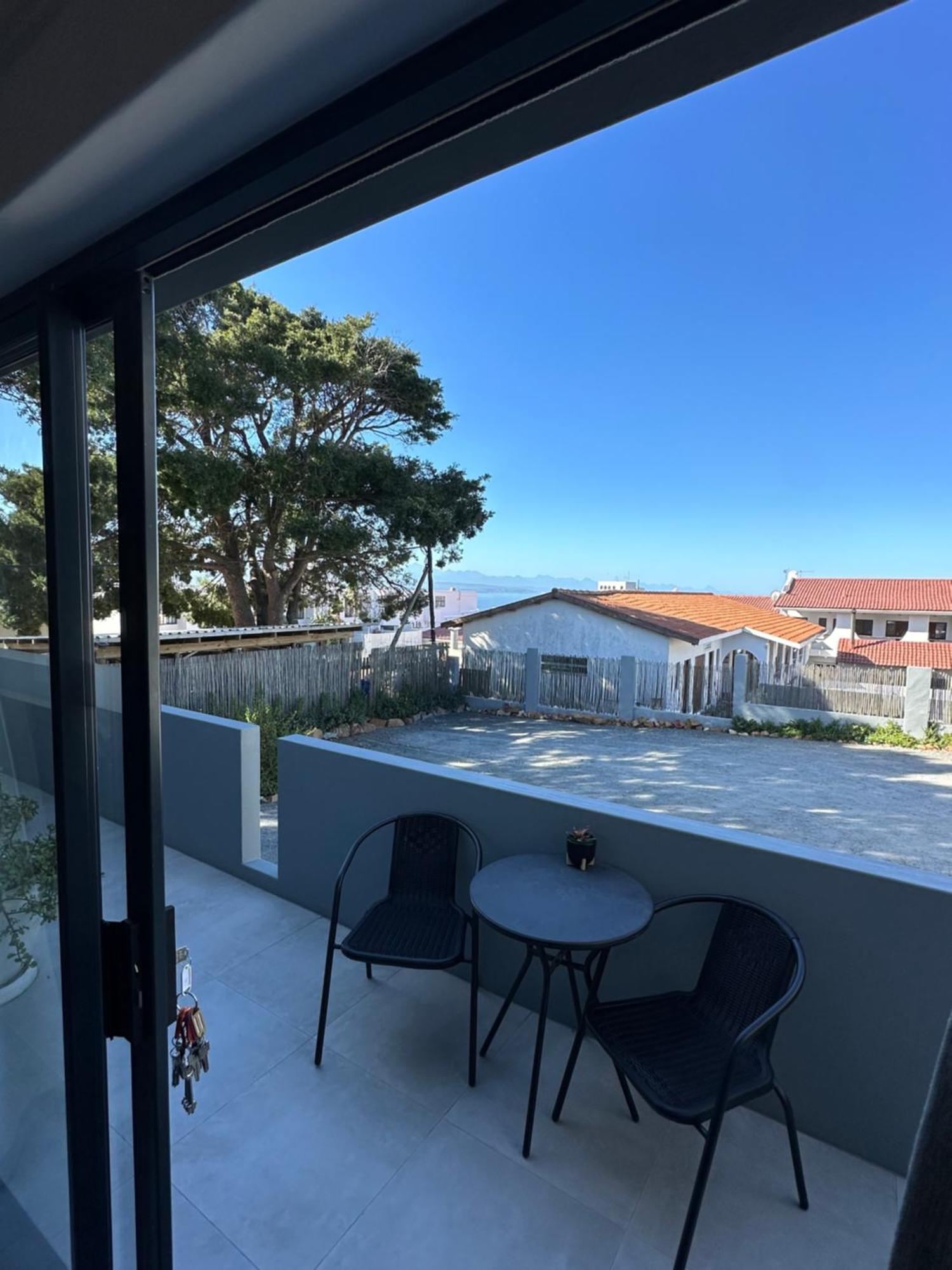 Modern Apartments Downtown 普勒滕贝格湾 外观 照片